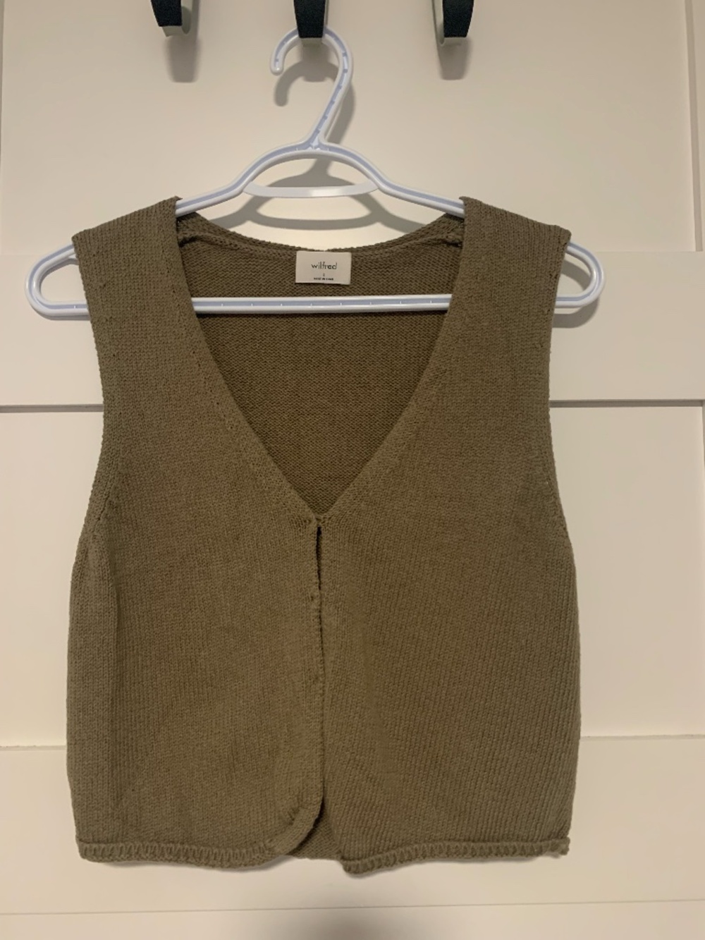 Aritzia Wilfred Basque Sweater Vest (size s)